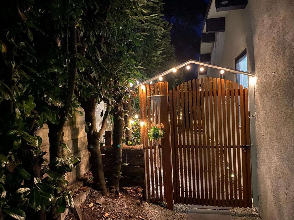 Hudson Homes Bnb Saanich ภายนอก รูปภาพ